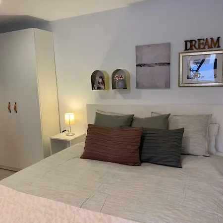 La Casa De Alejandro At-47-44 * Valladolid