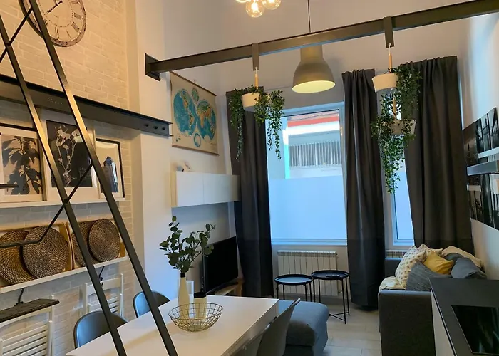 La Casa De Alejandro At-47-44 * Valladolid